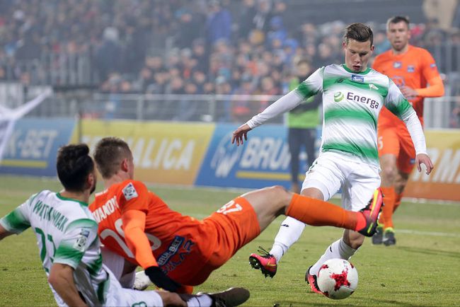 尤其是在面 尤其是在面